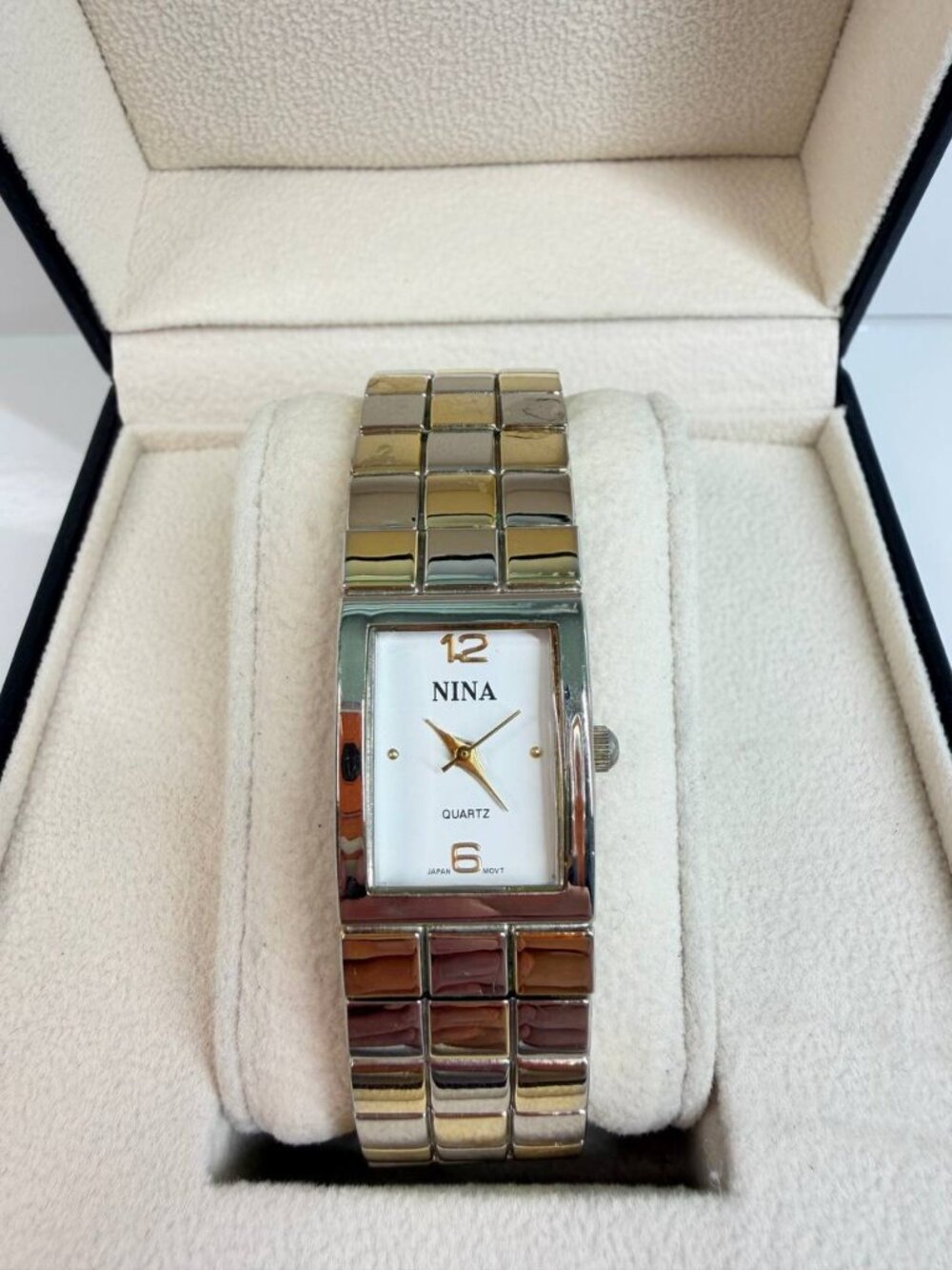 Vintage NINA Quartz Women’s Watch – Silver Tone – Japan Movement - Picture 4 of 14